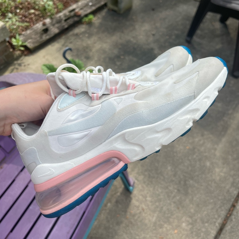 NWOT nike airmax 270 react